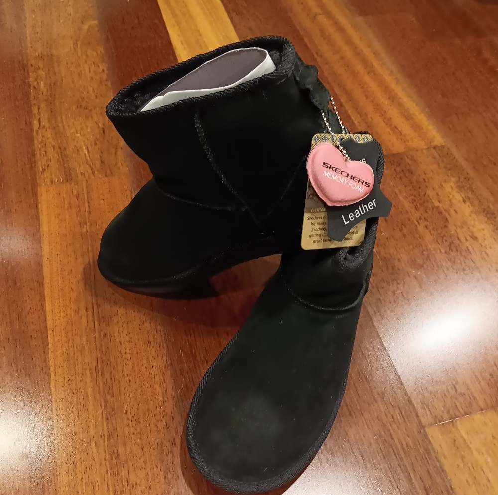Sketchers Suede Leather Ankle Boots
